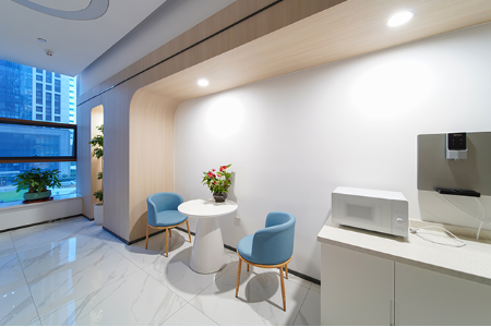 合肥眼科醫(yī)院談：醫(yī)院驗光VS眼鏡店配鏡有什么差異？